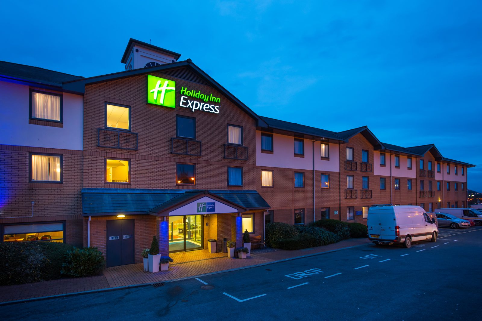 Holiday Inn Express Swansea East